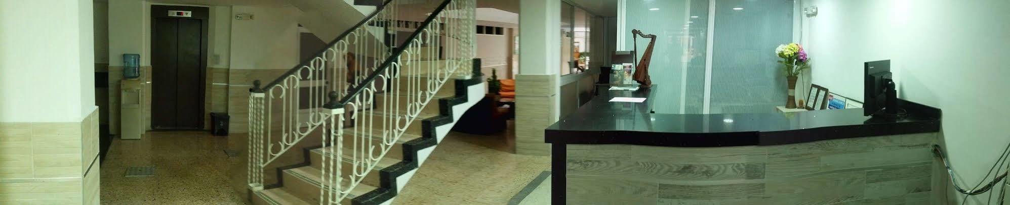 Napolitano 2* Villavicencio